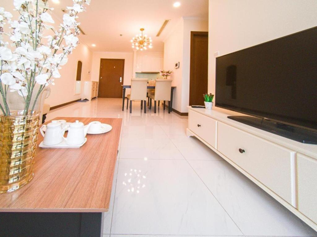Apartment Vinhomes Landmark By Bevista *